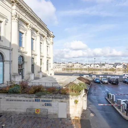 Le Moliere Vue Sur Loire Apartment